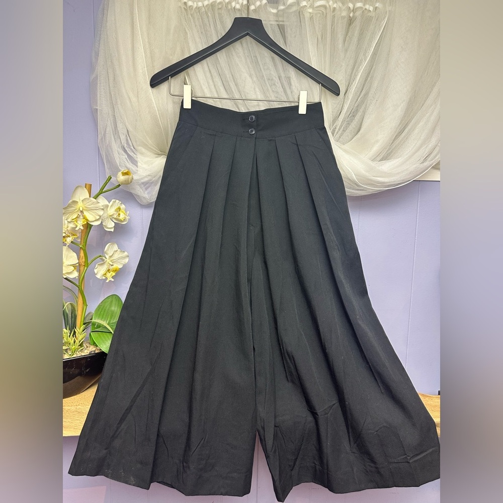 Elegant Black Pleated front Culottes for Women - Picture 2 of 11